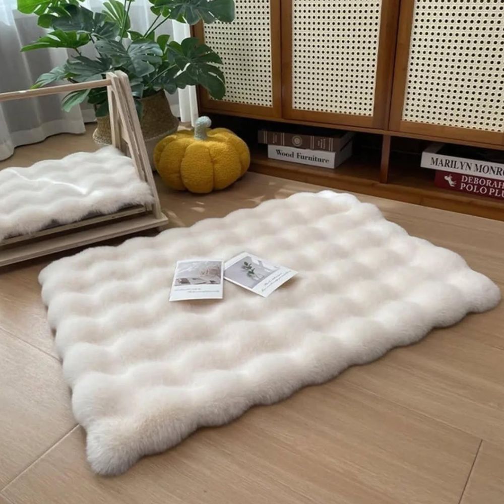 Luxury Faux-Fur Mat for Dogs and Cats