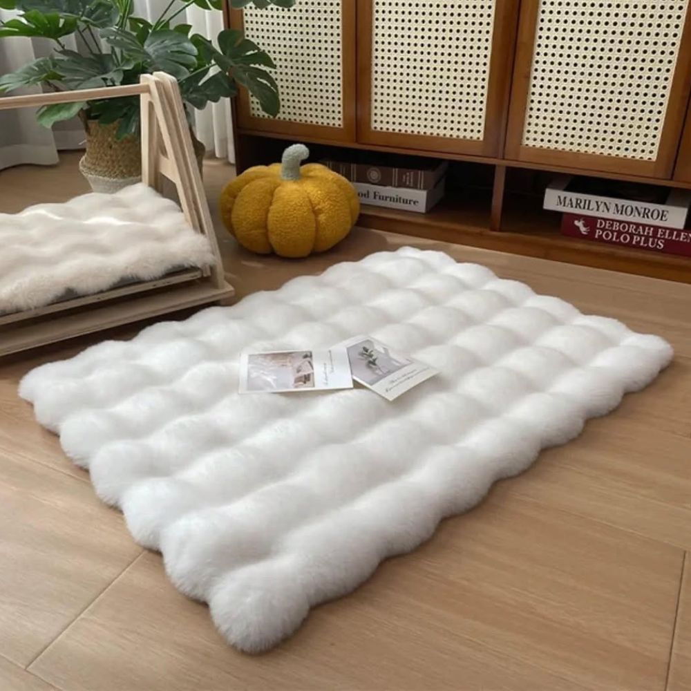 Luxury Faux-Fur Mat for Dogs and Cats