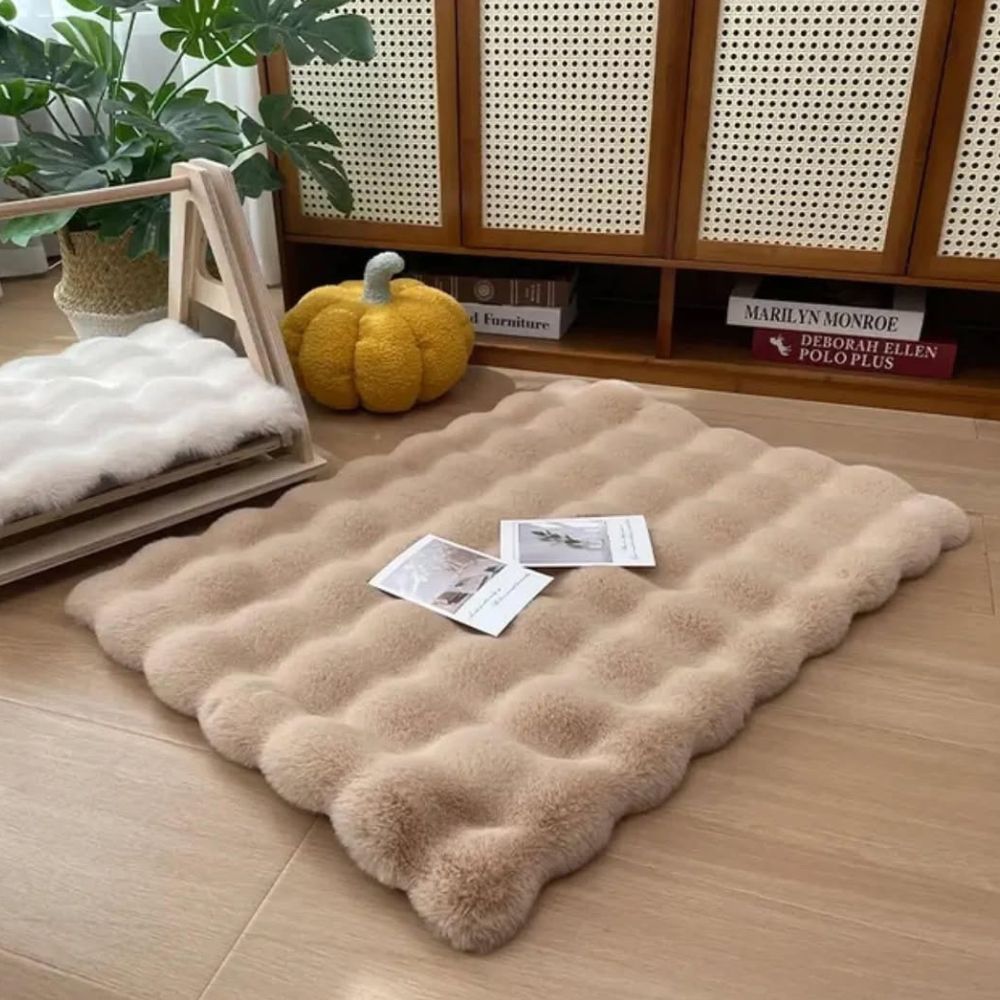 Luxury Faux-Fur Mat for Dogs and Cats