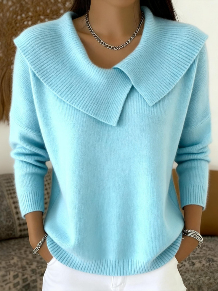 Lucia – Warm Top with Soft Collar