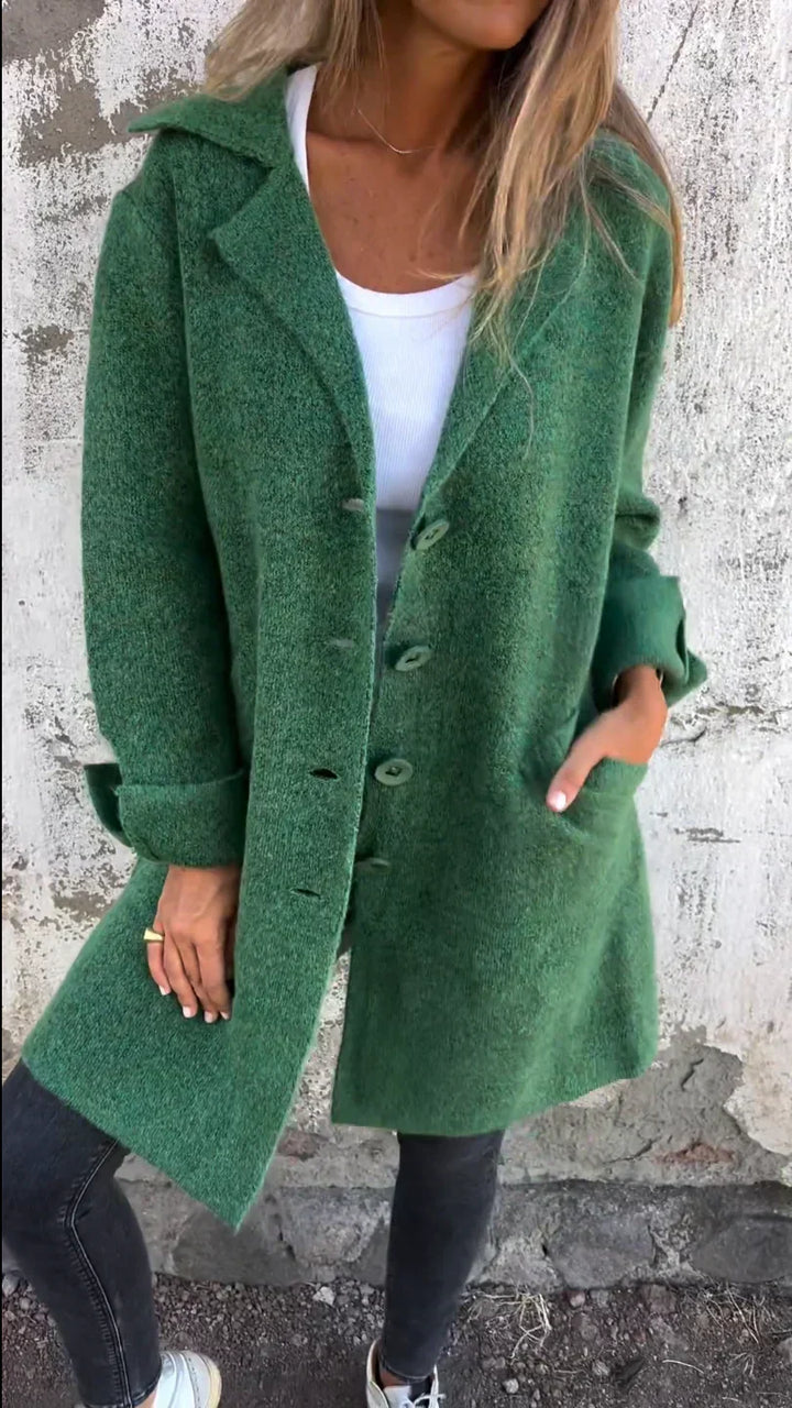 Nika – Chic Minimalist Coat