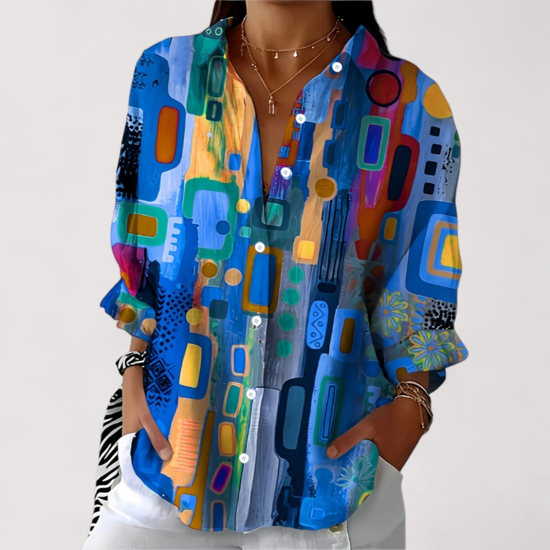 Ursina – Classic Blouse with a Modern Touch