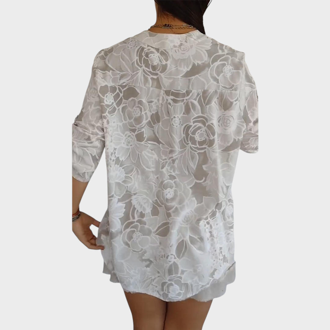 Nuala – Blouse with a Modern Pattern