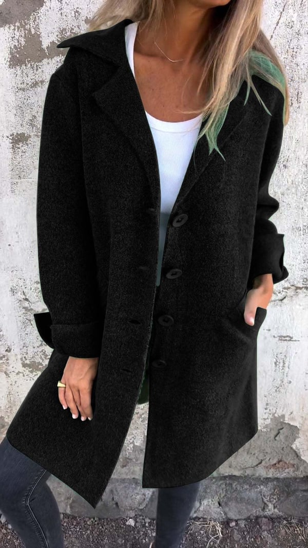 Nika – Chic Minimalist Coat
