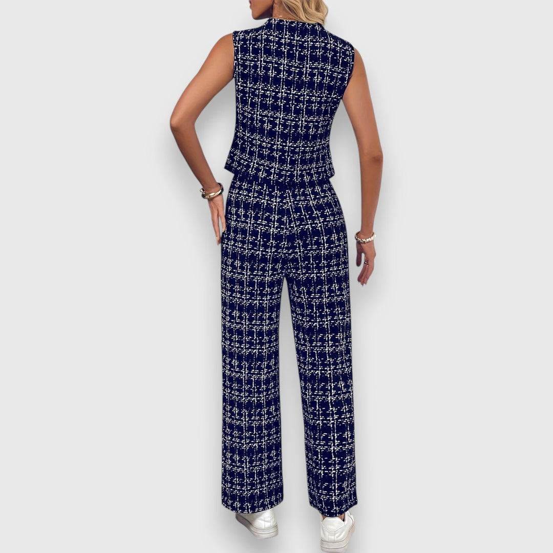 Saoirse – Two-Piece Set with V-Neck and Matching Trousers