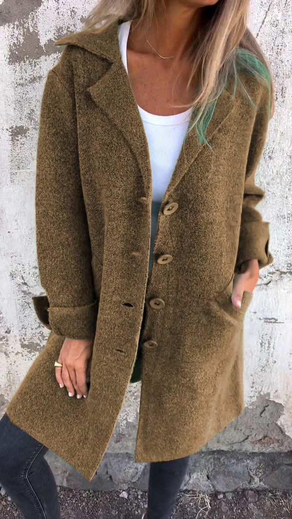 Nika – Chic Minimalist Coat