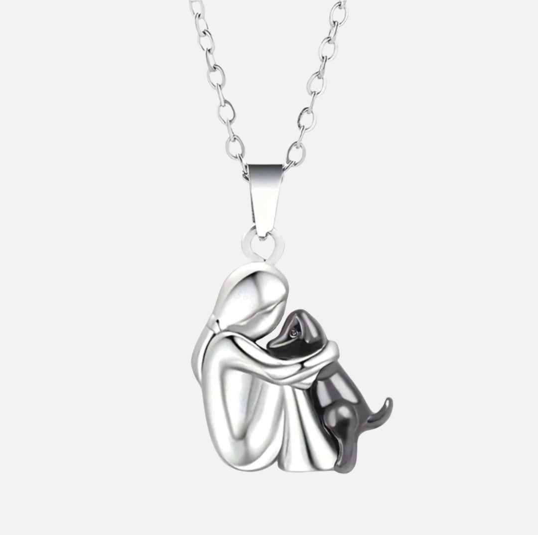 Olivia – Dog Pendant Necklace