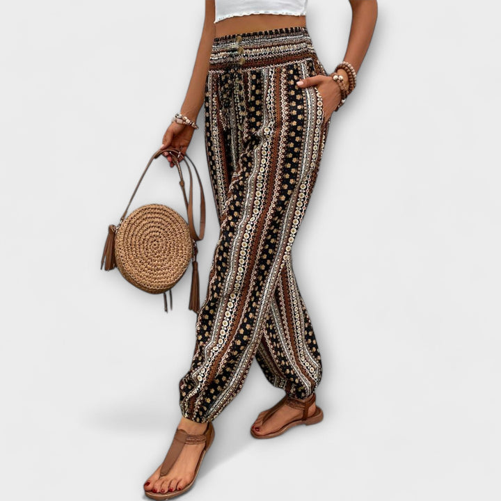Scarlett – Trousers with Ethnographic Pattern