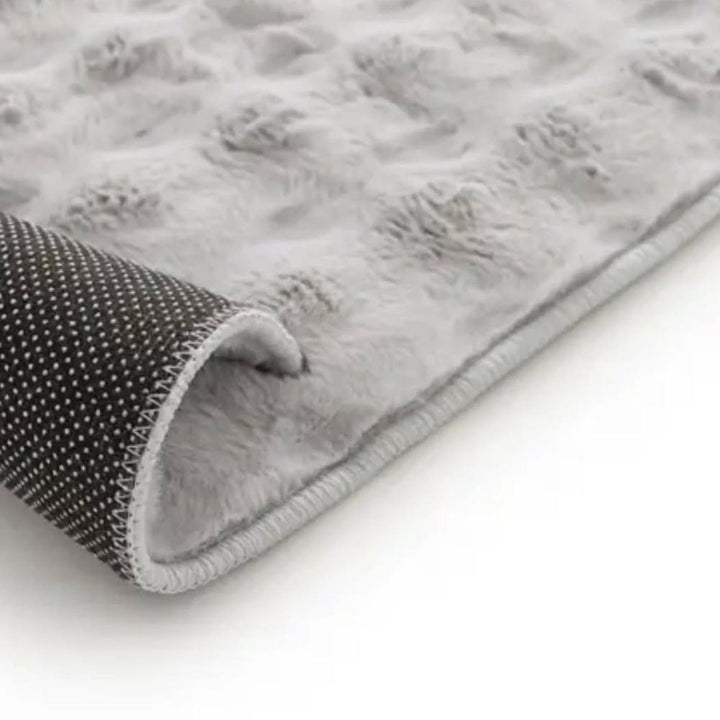 Luxury Faux-Fur Mat for Dogs and Cats