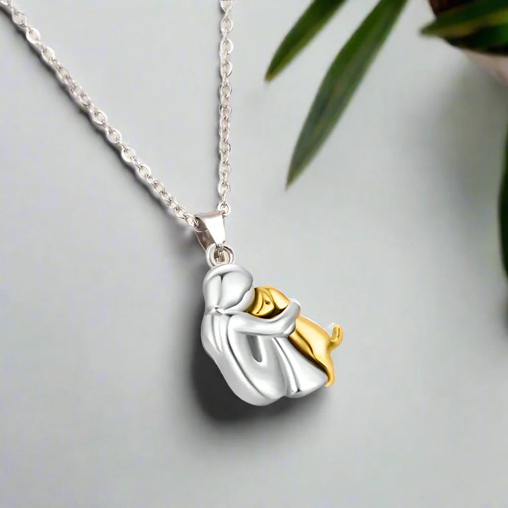 Olivia – Dog Pendant Necklace