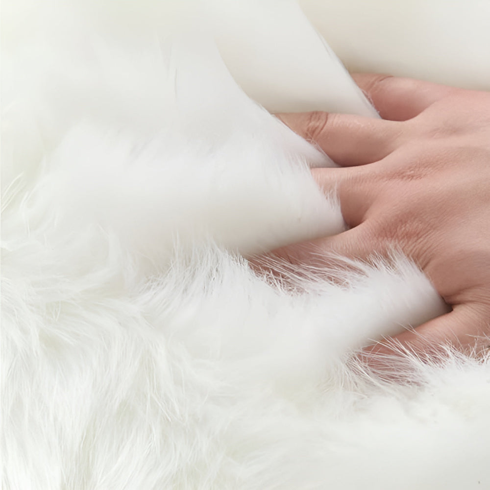 Round Fluffy Rug – White