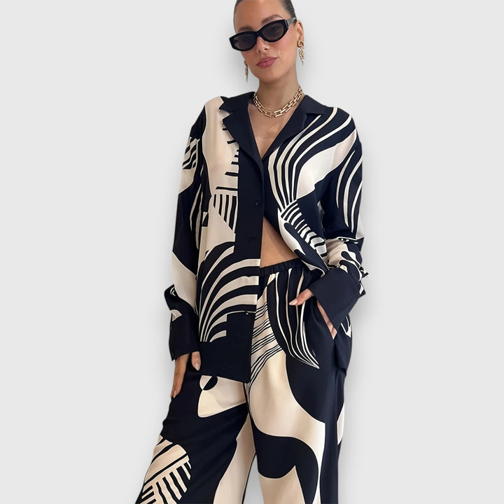 Órla – Two-Piece Set with Elegant Geometric Design