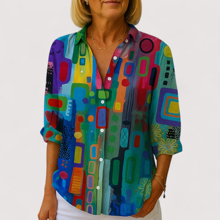 Ursina – Classic Blouse with a Modern Touch