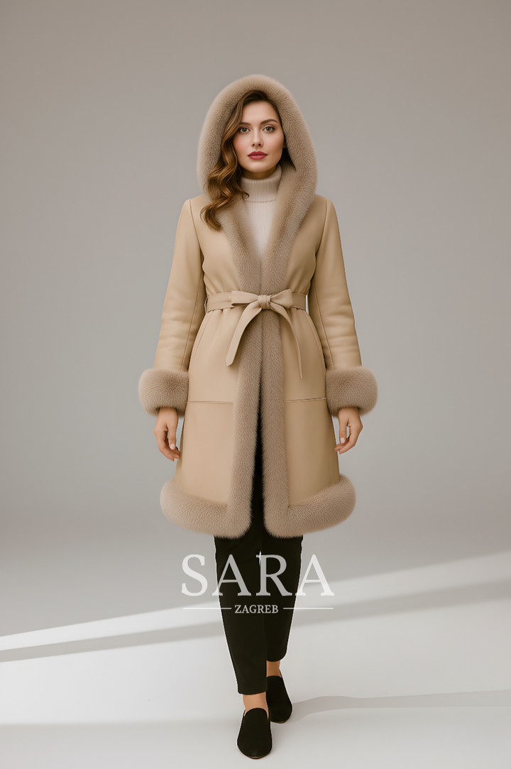 Regina – Hooded Coat