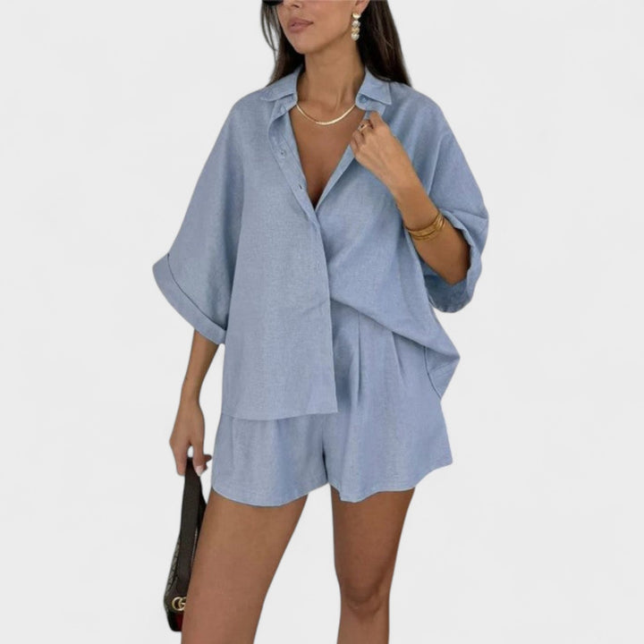Sofia – Set with Oversized Blouse and High-Waisted Trousers