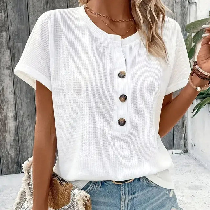 Ada – Loose Button V-Neck T-Shirt