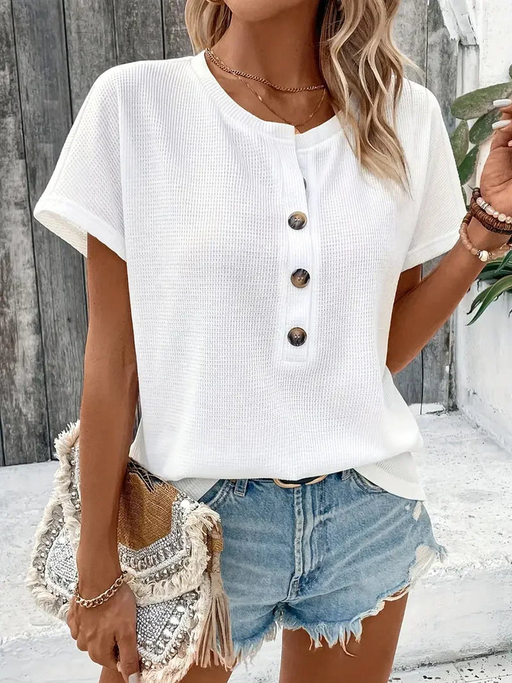 Ada – Loose Button V-Neck T-Shirt