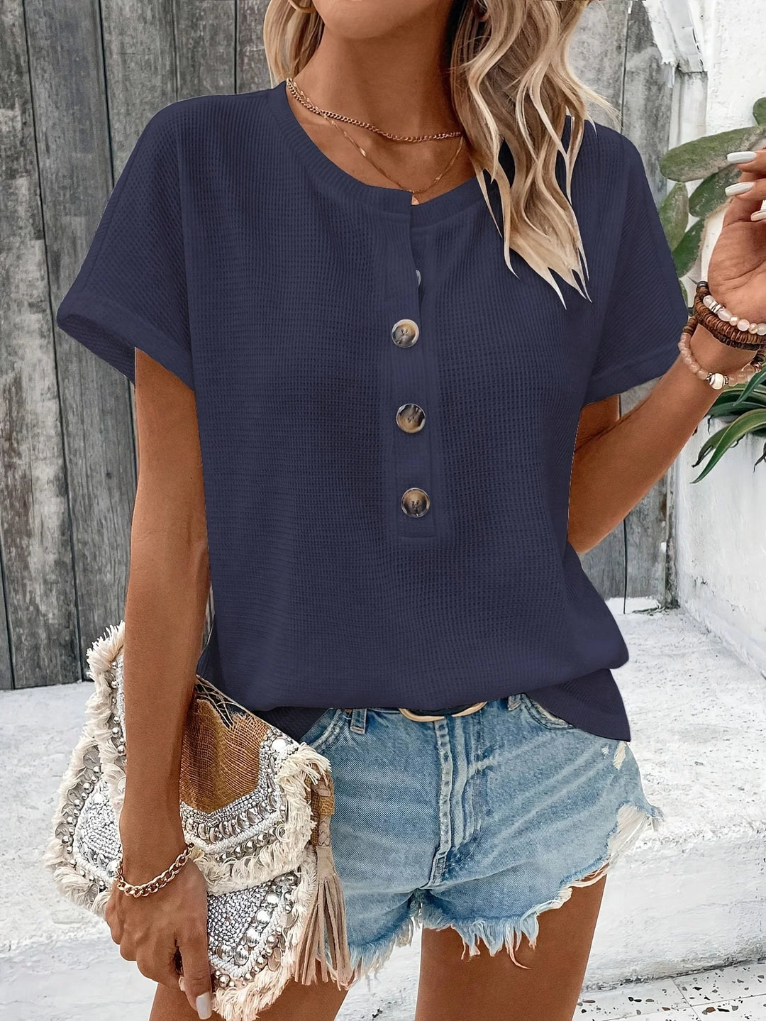 Ada – Loose Button V-Neck T-Shirt