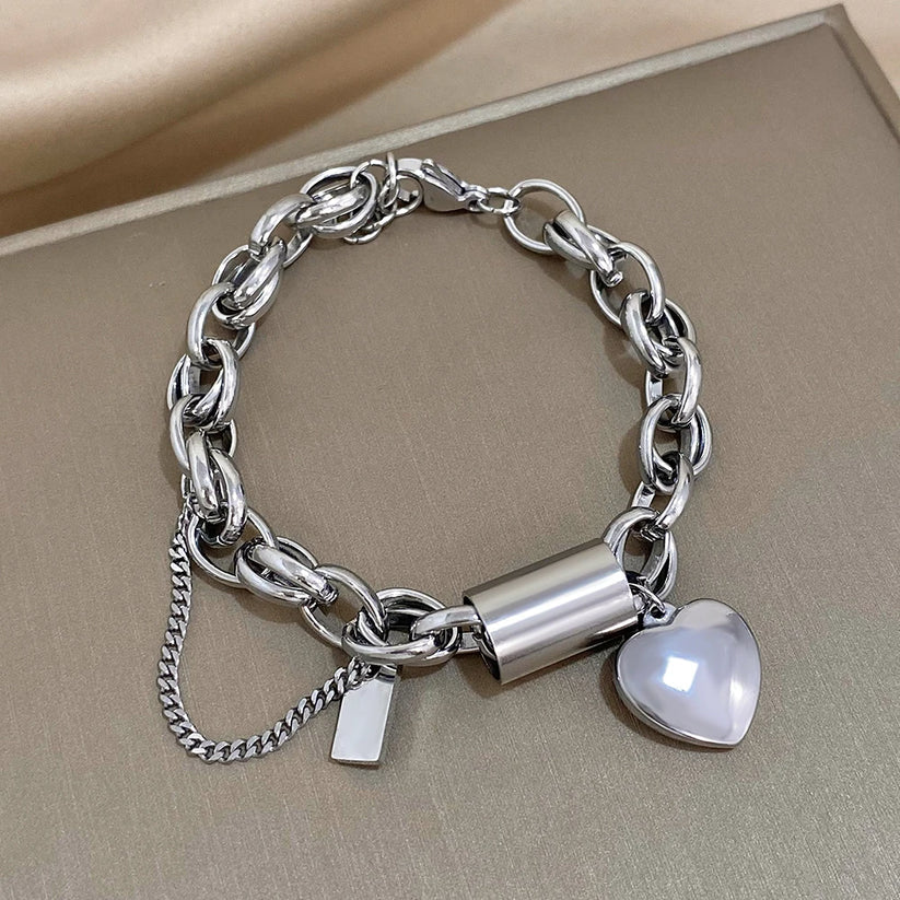 Mia – Heart Bracelet