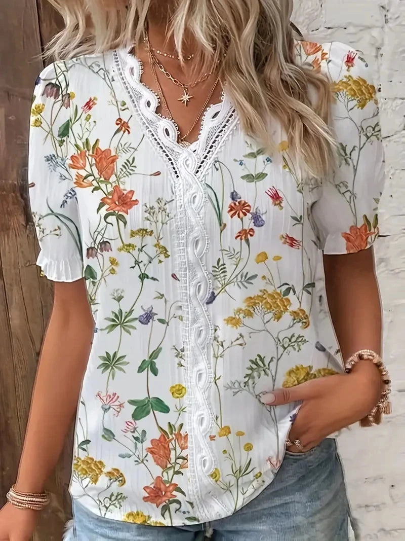 Aoibheann – Blouse with Lace Trim and Floral Pattern