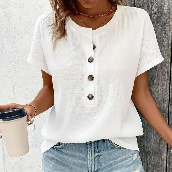 Ada – Loose Button V-Neck T-Shirt