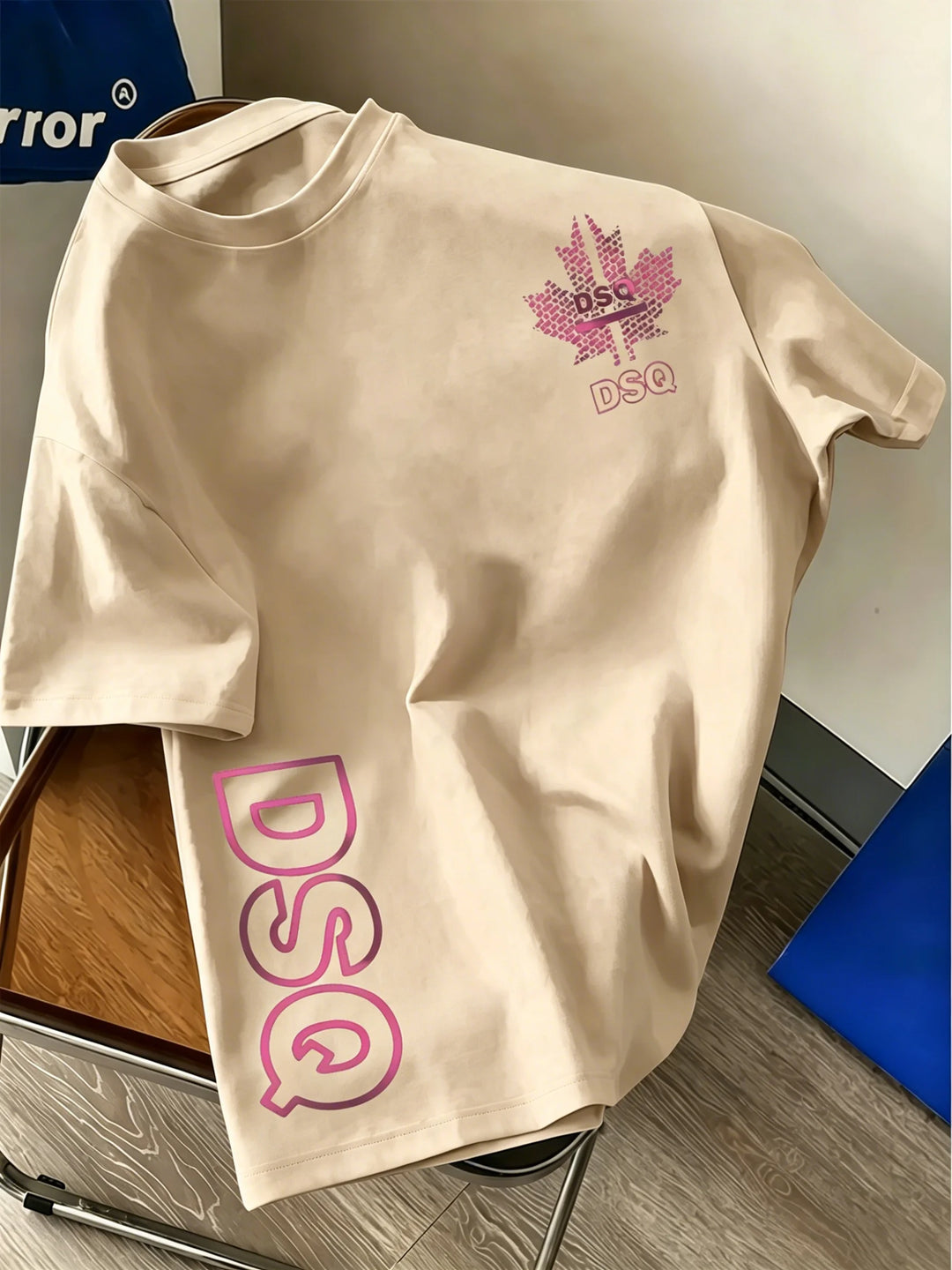 Ciarán – T-Shirt with Colourful Graphic Print