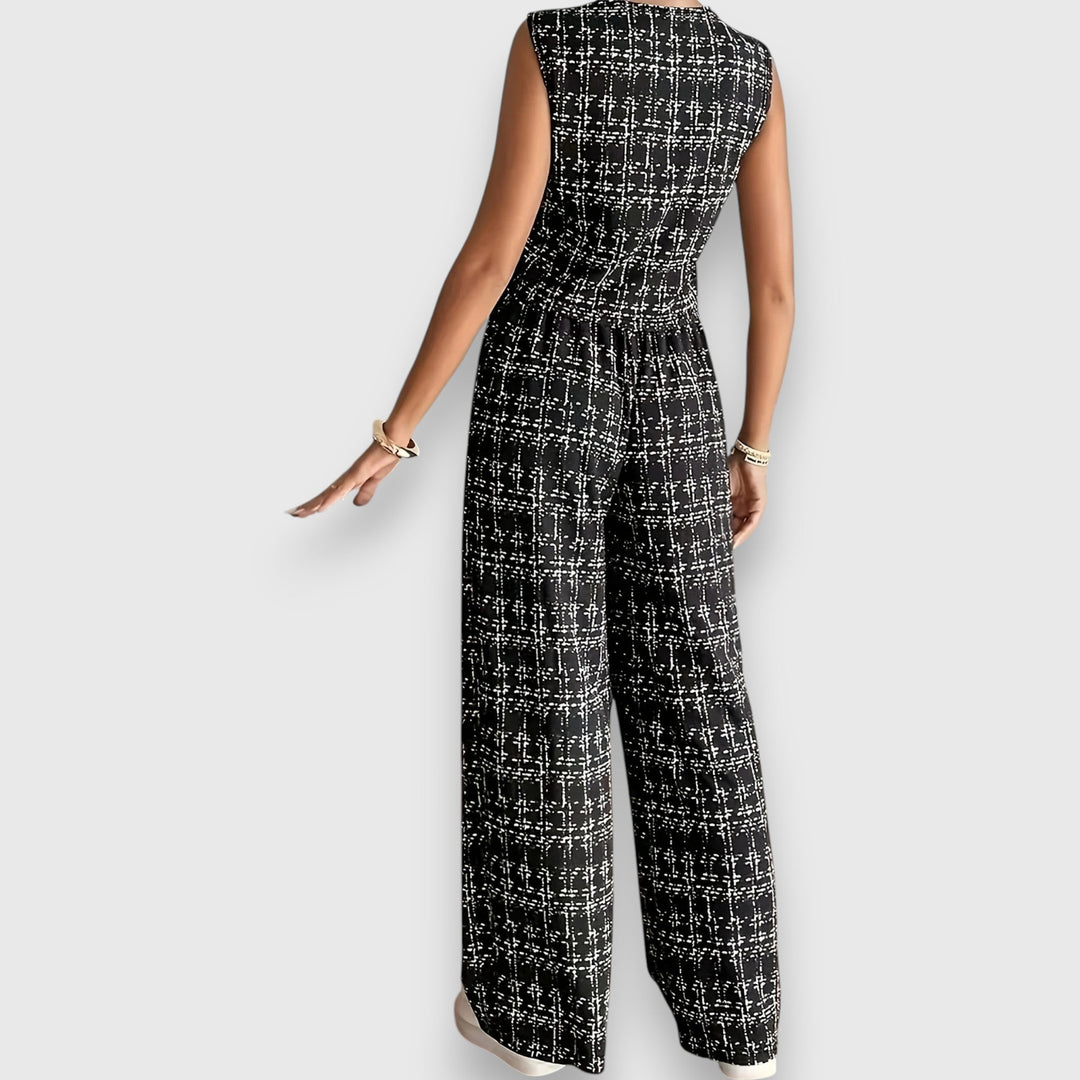 Saoirse – Two-Piece Set with V-Neck and Matching Trousers
