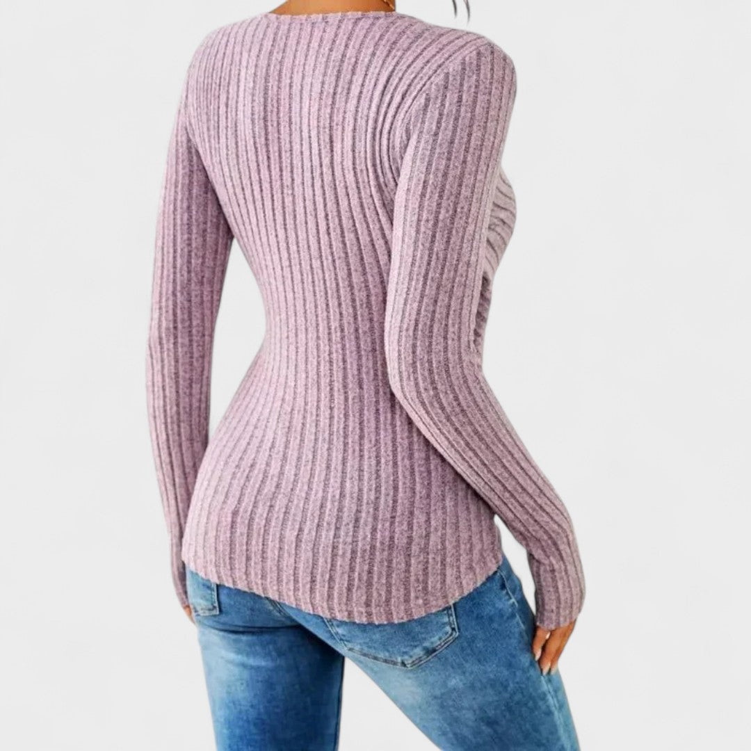 Saoirse – Elegant V-Neck Top