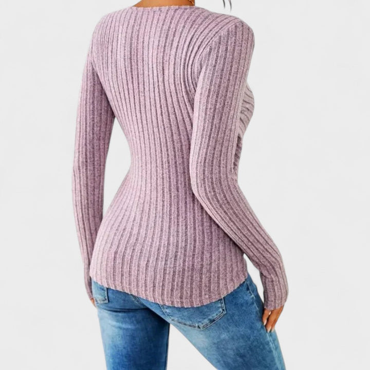 Saoirse – Elegant V-Neck Top