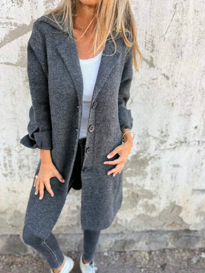 Nika – Chic Minimalist Coat