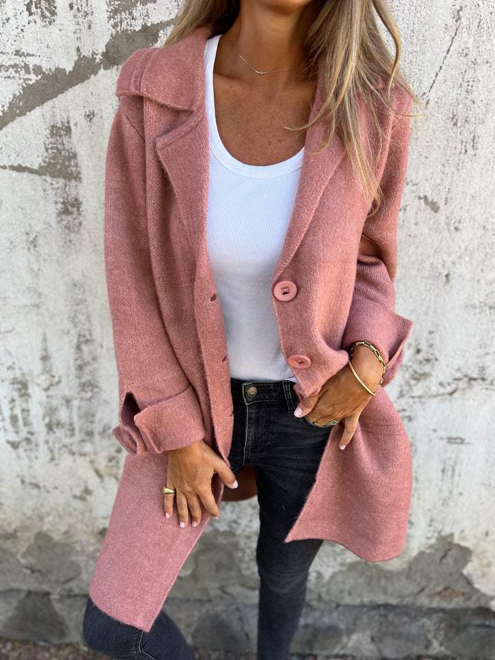 Nika – Chic Minimalist Coat