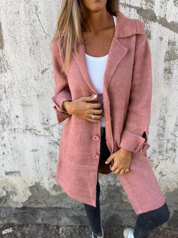 Nika – Chic Minimalist Coat