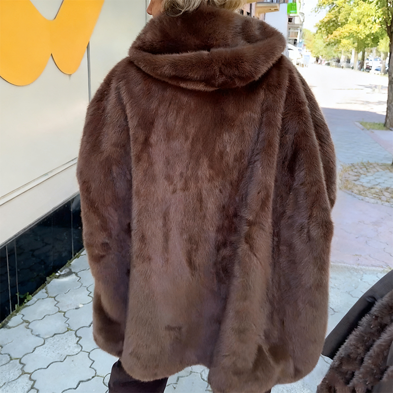 Aoibheann – Plush Hooded Coat